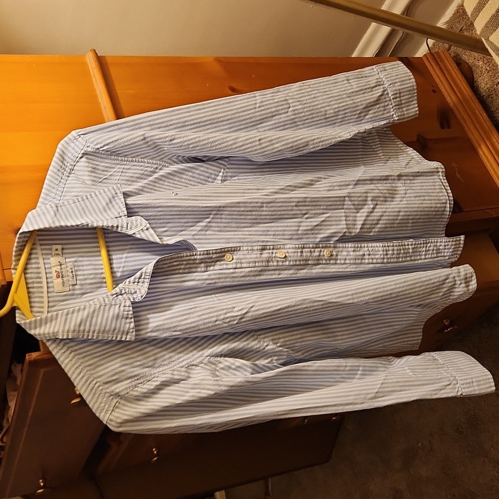 Vineyard Vines Classic blue and white button down